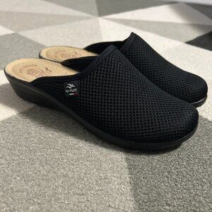 Fly Flot Clogs Mules Slip On Black Mesh Upper Women's Size: 38/US Size 7.5